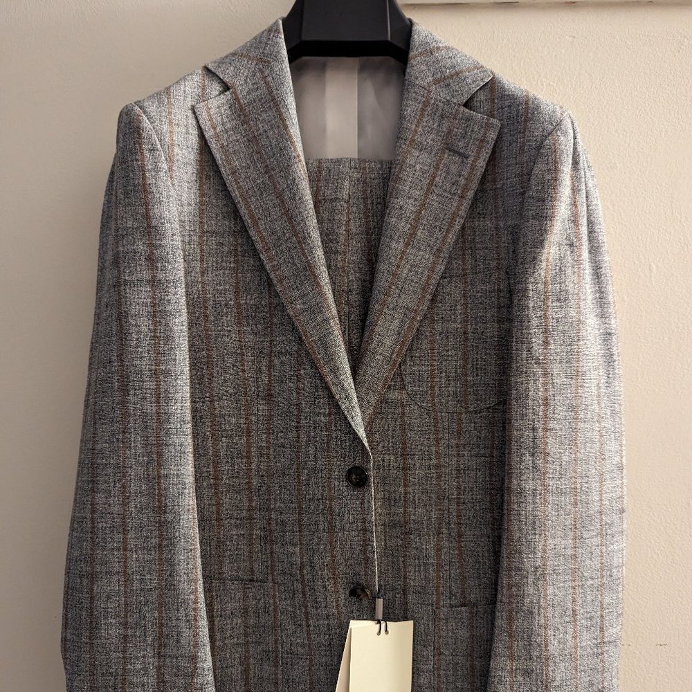 Never worn Suitsupply Havana Pleated Suit